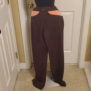NWOT Nike chocolate brown pants in size Large